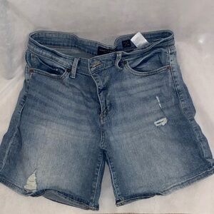Lucky brand jean shorts size 10